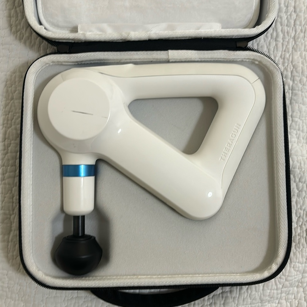 Gently used Therabody elite massage gun